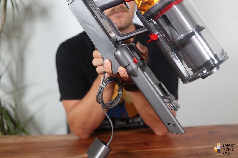 Dyson V15s Detect Submarine: настенное крепление